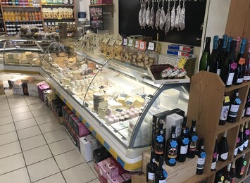 Vente - Cave à vins - Epicerie - Fromagerie - Gironde (33)-photo-2