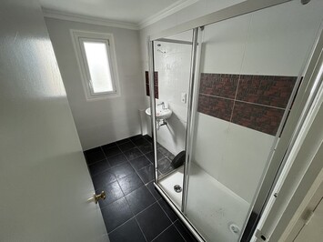 Vente de murs de boutique - Concarneau (29900)-photo-2