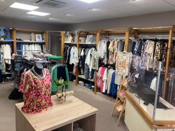 Vente - Chaussures - Lingerie - Saône-et-Loire (71)-photo-2