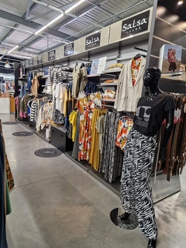 Vente - Chaussures - Habillement - Maroquinerie - Landes (40)-photo-3