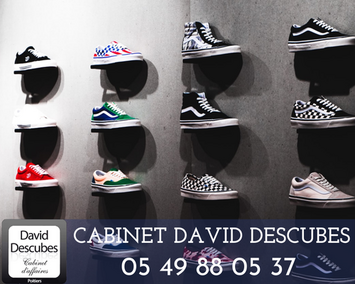 Vente - Chaussures - Habillement - Maroquinerie - La Roche-sur-Yon (85000)-photo-2