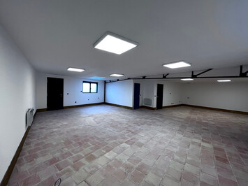 Vente de murs de boutique - Saintes (17100)