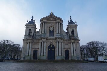 Vente - Bijouterie - Habillement - Lingerie - Maroquinerie - Optique Lunetterie - Versailles (78000)-photo-2