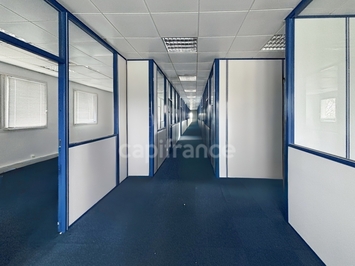 Vente Bureau - Isigny-le-Buat (50540)-photo-2