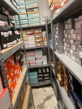 Vente - Chaussures - Habillement - Hérault (34)-photo-2