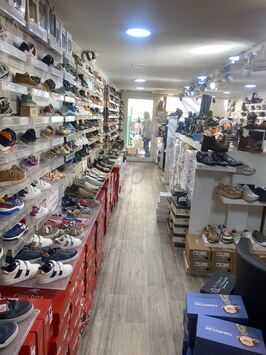 Vente - Chaussures - Habillement - Hérault (34)-photo-3