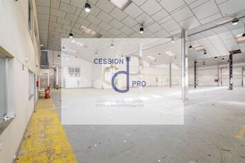 Vente de murs de boutique - Saint-Gilles (30800)