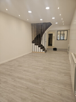 Vente de murs de boutique - Saintes (17100)