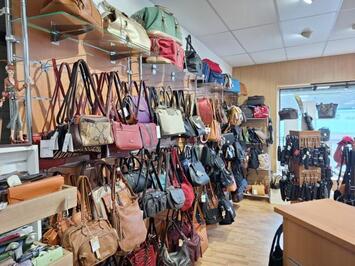 Vente - Chaussures - Maroquinerie - Indre-et-Loire (37)