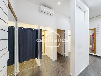 Location Local Commercial - Baie mahault (97122)-photo-4