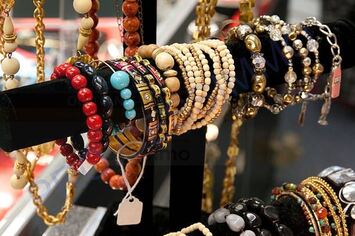 Vente - Bijouterie - Habillement - Hérault (34)-photo-1