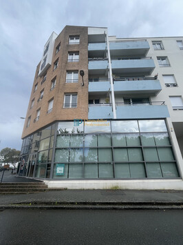 Vente de murs de boutique - Lanester (56600)-photo-3