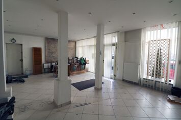 Location Local Commercial - Versailles (78000)-photo-3