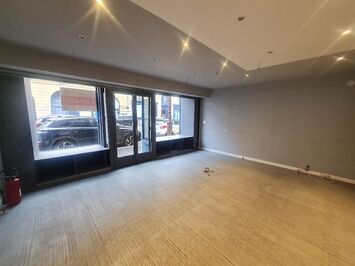 Vente de murs de boutique - Versailles (78000)