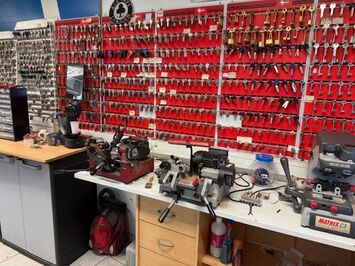 Vente - Cordonnerie - Manom (57100)-photo-3