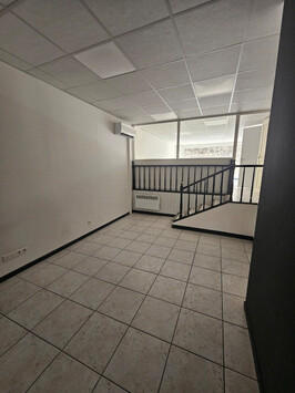 Vente de murs de boutique - Saintes (17100)-photo-2