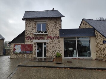 Vente - Esthétique - Salon de coiffure - Saint-Fraimbault-de-Prières (53300)-photo-4