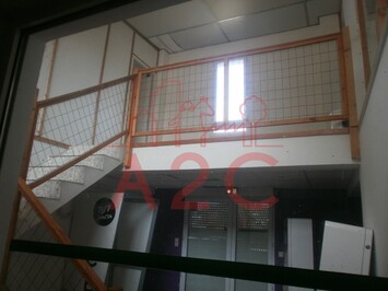 Location Entrepôt / Local d'activités - La Roche-sur-Yon (85000)-photo-2