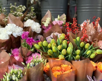 Vente - Cadeaux souvenirs - Fleuriste - Ventabren (13122)-photo-2