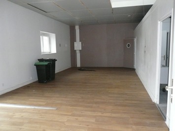 Location Local Commercial - Châteaubernard (16100)-photo-2