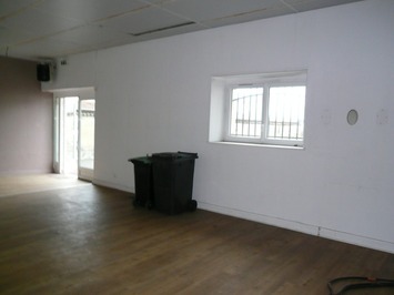 Location Local Commercial - Châteaubernard (16100)-photo-3