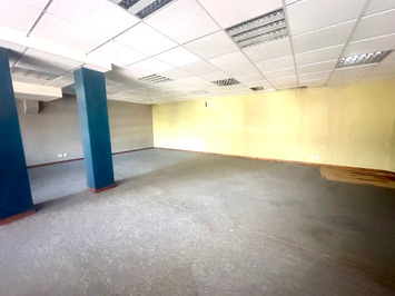 Location Local Commercial - Saumur (49400)-photo-4