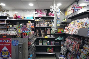 Vente de murs de boutique - Lourdes (65100)-photo-4