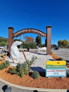 Location Entrepôt / Local d'activités - Gonfaron (83590)-photo-1