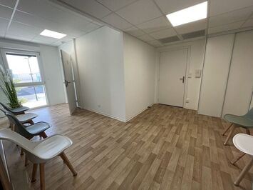 Location Bureau - Claira (66530)-photo-2