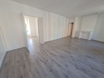 Vente - Boulangerie - Pâtisserie - Esthétique - Glacier - Parfumerie - Salon de coiffure - Chocolaterie Chocolatier - Versailles (78000)-photo-2