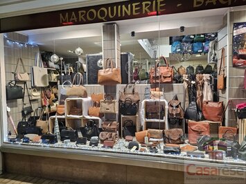 Vente - Maroquinerie - Vichy (03200)-photo-2