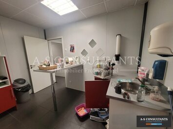 Location Local Commercial - Saint-Priest (69800)-photo-4