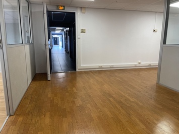 Location Bureau - Alpes-Maritimes (06)-photo-1