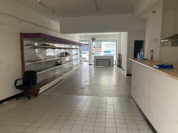 Vente de murs de boutique - Ceret (66400)-photo-2