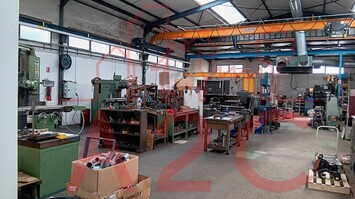 Vente - Centre automobile - Garage - Mécanique - La Roche-sur-Yon (85000)-photo-2