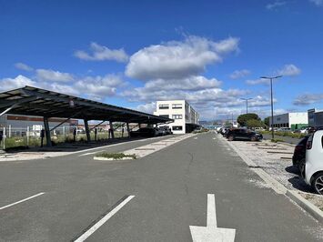 Location Local Commercial - Claira (66530)-photo-3