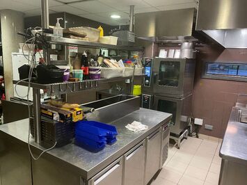 Vente - Bar - Brasserie - Restaurant - Licence IV - Bordeaux (33300)-photo-2