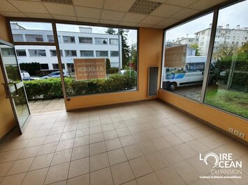 Location Local Commercial - Nantes (44300)-photo-4