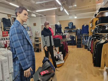 Vente - Habillement - Brive-la-Gaillarde (19100)-photo-2