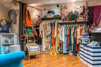 Vente - Habillement - Le Castellet (83330)-photo-3