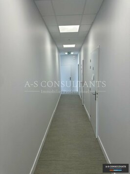 Location Entrepôt / Local d'activités - Chambery (73000)-photo-2