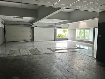 Location Local Commercial - Péronnas (01960)-photo-3