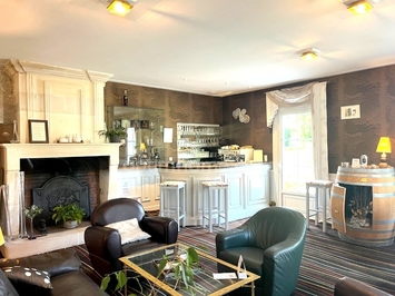 Vente - Hôtel - Restaurant - Licence IV - Châteaubernard (16100)-photo-3