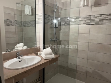 Vente - Hôtel - Restaurant - Licence IV - Châteaubernard (16100)-photo-4