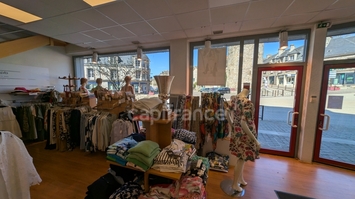 Vente - Habillement - Lingerie - Domfront (61700)-photo-3