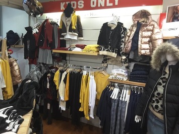 Vente - Habillement - Manosque (04100)-photo-2