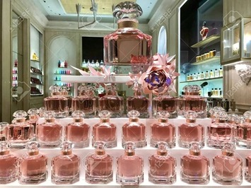 Vente - Cadeaux souvenirs - Fleuriste - Parfumerie - Salon de coiffure - Nice (06000)