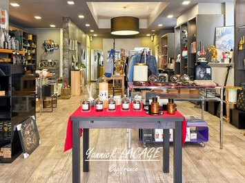 Vente - Décoration - Habillement - Marseille 6ème (13006)-photo-2