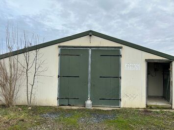 Location Entrepôt / Local d'activités - La Chapelle-du-Châtelard (01240)