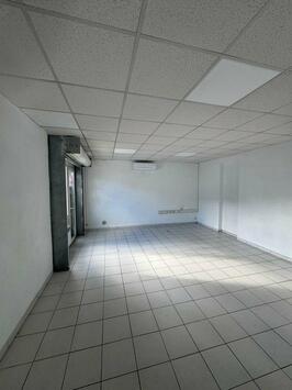 Location Local Commercial - Aubagne (13400)-photo-3